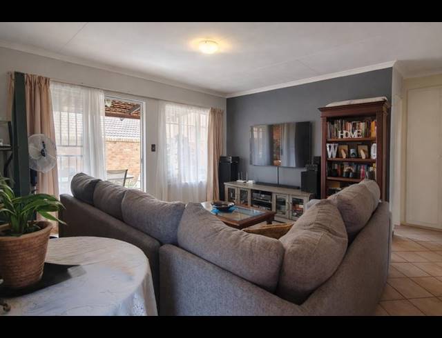 2 BEDROOM TOWNHOUSE FOR SALE IN ELARDUSPARK